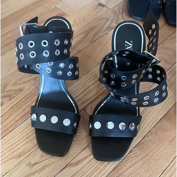 Zara sandals - Picture 1 of 3